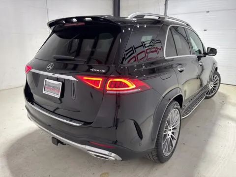 More photos of 2022 Mercedes-Benz GLE 350 at Fishers Imports - North East, IN