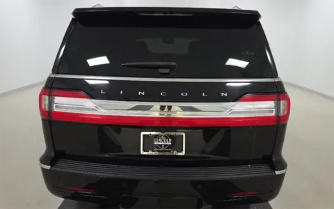 More photos of 2020 Lincoln Navigator Reserve at Sullivan Auto Trading Fredericksburg, VA