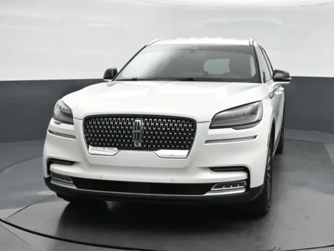 Photos of 2020 Lincoln Aviator Reserve for sale in Fredericksburg, VA at Sullivan Auto Trading Fredericksburg
