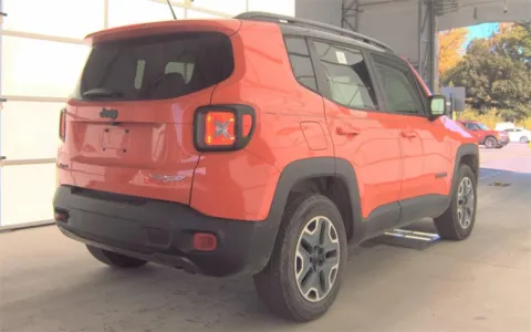 More photos of 2015 Jeep Renegade Trailhawk at Sullivan Auto Trading Fredericksburg, VA