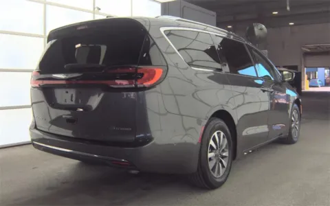 More photos of 2021 Chrysler Pacifica Hybrid Touring L at Sullivan Auto Trading Fredericksburg, VA