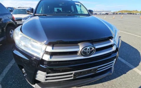 Photos of 2019 Toyota Highlander XLE for sale in Fredericksburg, VA at Sullivan Auto Trading Fredericksburg
