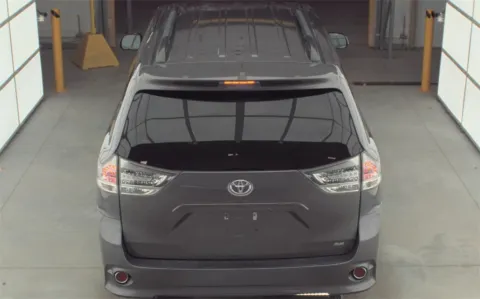 More photos of 2017 Toyota Sienna SE Premium at Sullivan Auto Trading Fredericksburg, VA