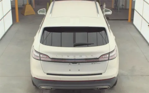 More photos of 2020 Lincoln Nautilus Standard at Sullivan Auto Trading Fredericksburg, VA