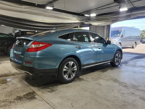 More photos of 2015 Honda Crosstour EX-L at Sullivan Auto Trading Fredericksburg, VA