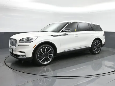 Another view of 2020 Lincoln Aviator Reserve for sale in Fredericksburg, VA at Sullivan Auto Trading Fredericksburg