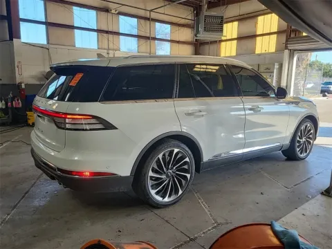 More photos of 2020 Lincoln Aviator Reserve at Sullivan Auto Trading Fredericksburg, VA