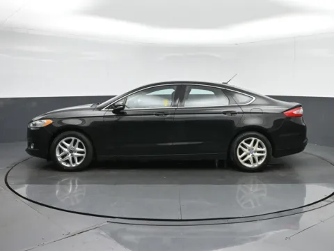 More photos of 2013 Ford Fusion SE at Sullivan Auto Trading Fredericksburg, VA