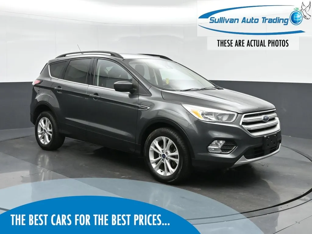 Gray 2018 Ford Escape SE for sale in Fredericksburg, VA