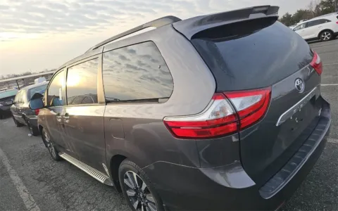 More photos of 2018 Toyota Sienna Limited at Sullivan Auto Trading Fredericksburg, VA