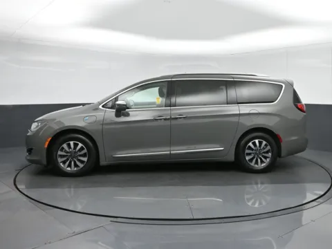 More photos of 2020 Chrysler Pacifica Hybrid Limited at Sullivan Auto Trading Norfolk, VA