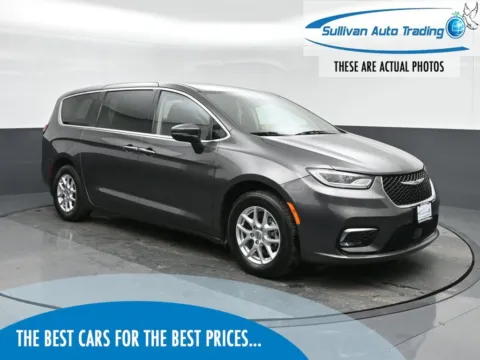 Gray 2023 Chrysler Pacifica Touring L for sale in Fredericksburg, VA