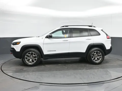 More photos of 2022 Jeep Cherokee Trailhawk at Sullivan Auto Trading Fredericksburg, VA