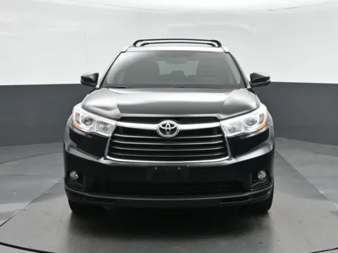 Photos of 2015 Toyota Highlander XLE V6 for sale in Fredericksburg, VA at Sullivan Auto Trading Fredericksburg