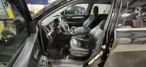 More photos of 2015 Toyota Highlander XLE V6 at Sullivan Auto Trading Fredericksburg, VA