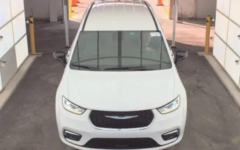 Photos of 2025 Chrysler Pacifica Select for sale in Fredericksburg, VA at Sullivan Auto Trading Fredericksburg