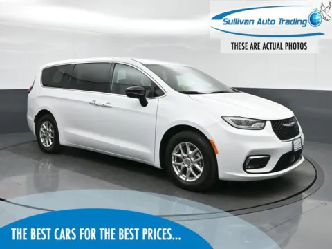 White 2025 Chrysler Pacifica Select for sale in Fredericksburg, VA