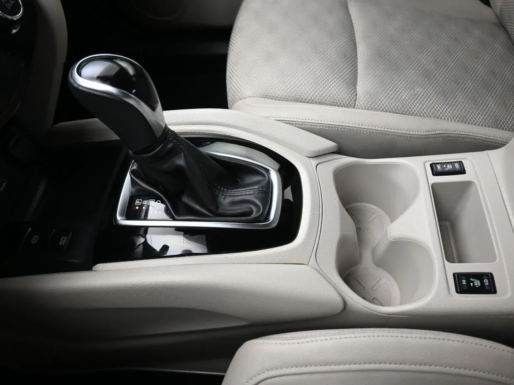 2022 Nissan Rogue Sport SV - Photo 20