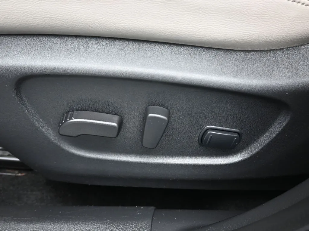 2022 Nissan Rogue Sport SV - Photo 12