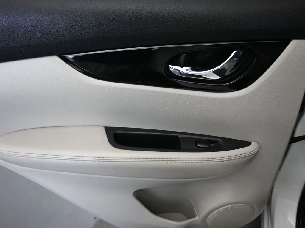 2022 Nissan Rogue Sport SV - Photo 28