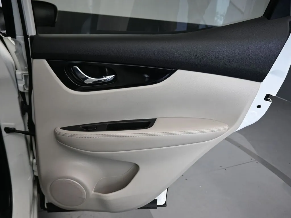 2022 Nissan Rogue Sport SV - Photo 32