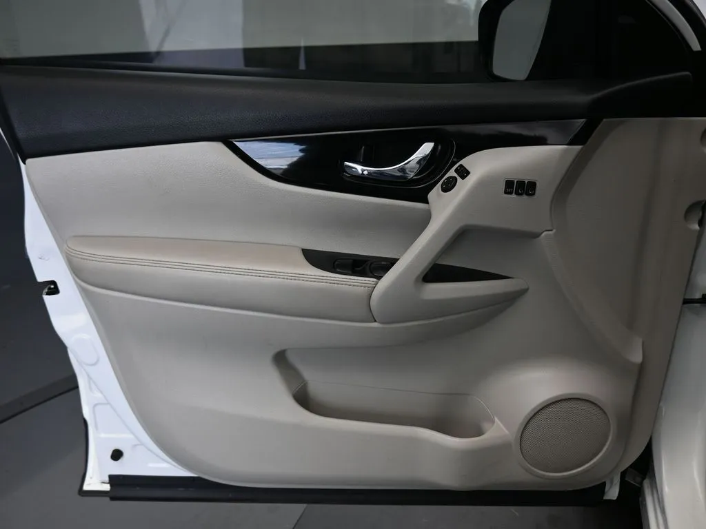 2022 Nissan Rogue Sport SV - Photo 9