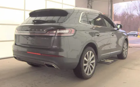 More photos of 2019 Lincoln Nautilus Select at Sullivan Auto Trading Fredericksburg, VA