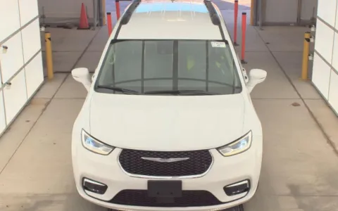 Photos of 2022 Chrysler Pacifica Touring L for sale in Fredericksburg, VA at Sullivan Auto Trading Fredericksburg