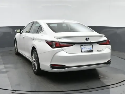 More photos of 2020 Lexus ES 300h Luxury at Sullivan Auto Trading Norfolk, VA