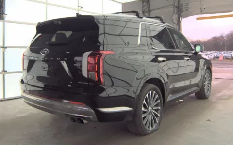 More photos of 2023 Hyundai Palisade Calligraphy at Sullivan Auto Trading Fredericksburg, VA