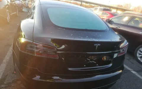 More photos of 2021 Tesla Model S Long Range at Sullivan Auto Trading Fredericksburg, VA
