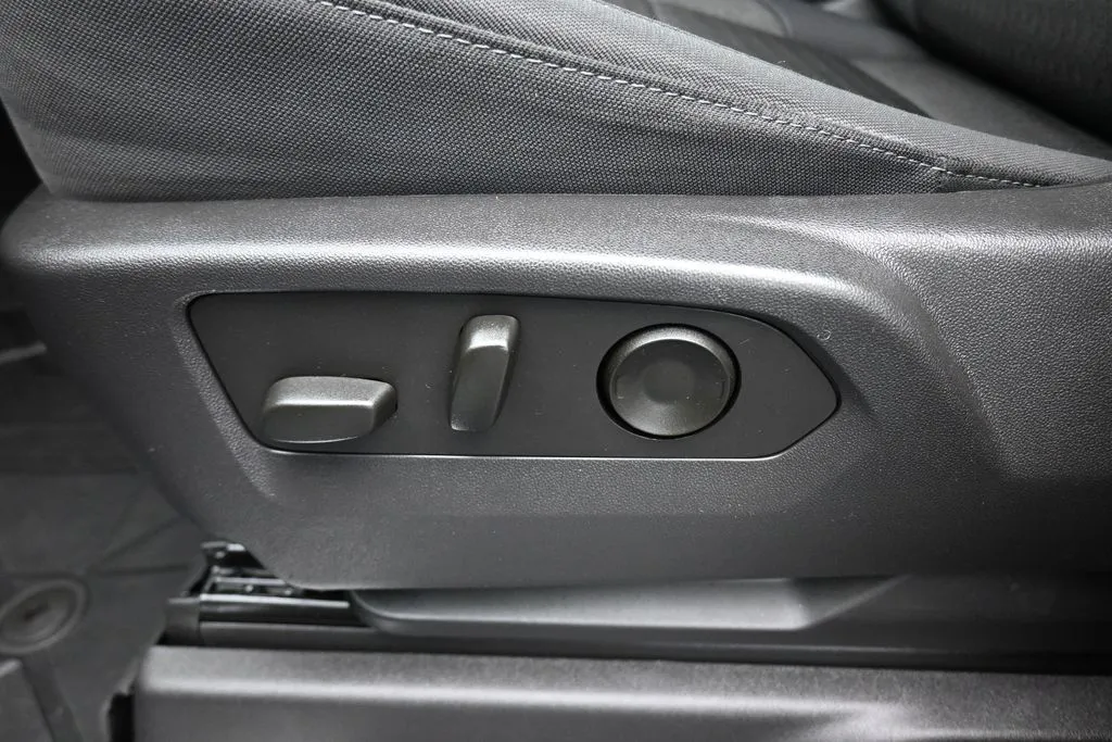 2023 Chevrolet Silverado 1500 RST - Photo 12