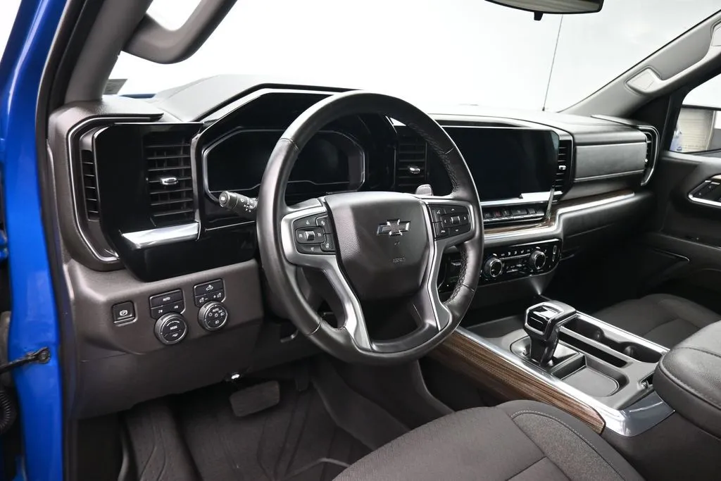 2023 Chevrolet Silverado 1500 RST - Photo 13