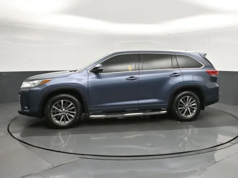 More photos of 2018 Toyota Highlander XLE at Sullivan Auto Trading Fredericksburg, VA