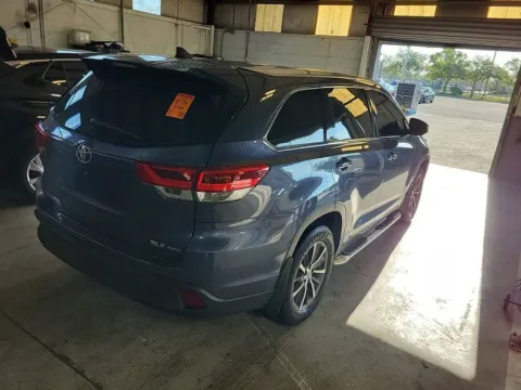 More photos of 2018 Toyota Highlander XLE at Sullivan Auto Trading Fredericksburg, VA