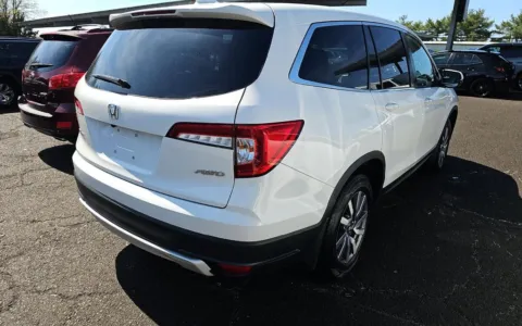 More photos of 2022 Honda Pilot EX-L at Sullivan Auto Trading Fredericksburg, VA