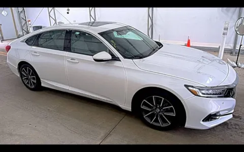 Another view of 2021 Honda Accord EX-L for sale in Fredericksburg, VA at Sullivan Auto Trading Fredericksburg