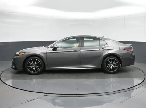 More photos of 2021 Toyota Camry SE at Sullivan Auto Trading Fredericksburg, VA