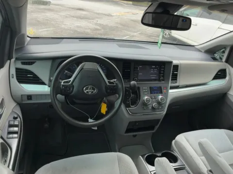 More photos of 2018 Toyota Sienna LE at Sullivan Auto Trading Fredericksburg, VA