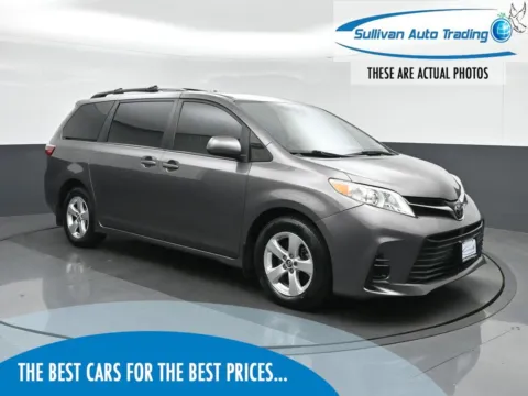 Gray 2018 Toyota Sienna LE for sale in Fredericksburg, VA