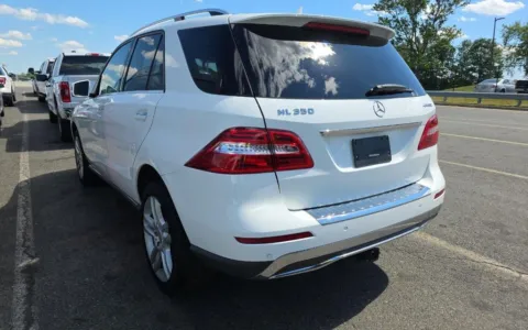 More photos of 2015 Mercedes-Benz M-Class ML 350 at Sullivan Auto Trading Fredericksburg, VA