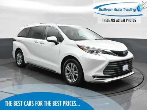 White 2022 Toyota Sienna Platinum for sale in Fredericksburg, VA