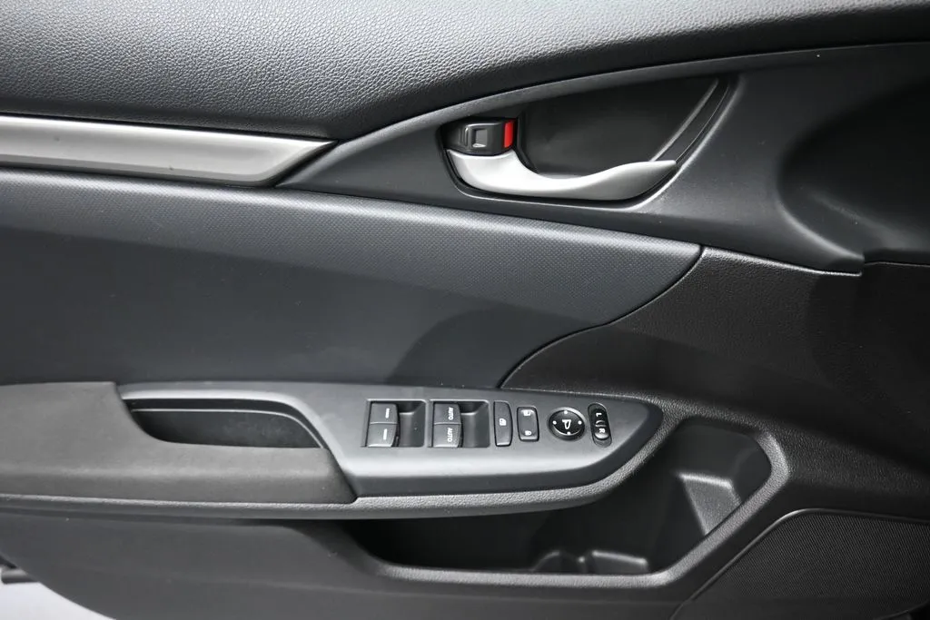 2020 Honda Civic Hatchback LX - Photo 10