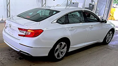 More photos of 2018 Honda Accord EX-L at Sullivan Auto Trading Fredericksburg, VA