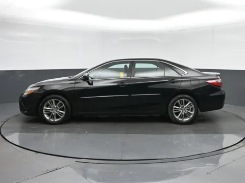 More photos of 2016 Toyota Camry SE at Sullivan Auto Trading Fredericksburg, VA