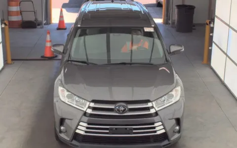 Photos of 2018 Toyota Highlander XLE for sale in Fredericksburg, VA at Sullivan Auto Trading Fredericksburg