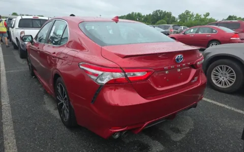 More photos of 2020 Toyota Camry Hybrid SE at Sullivan Auto Trading Fredericksburg, VA