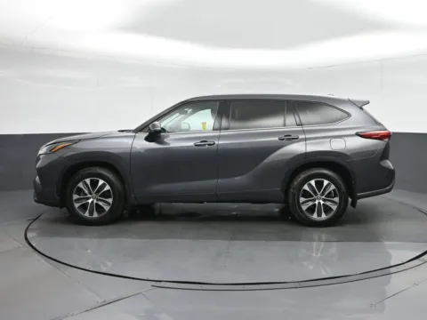 More photos of 2021 Toyota Highlander XLE at Sullivan Auto Trading Fredericksburg, VA