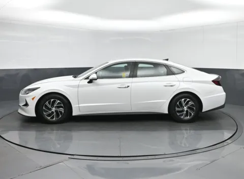 More photos of 2021 Hyundai Sonata Hybrid Blue at Sullivan Auto Trading Fredericksburg, VA