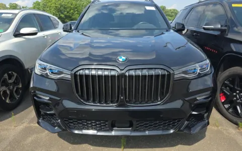 Photos of 2022 BMW X7 M50i for sale in Fredericksburg, VA at Sullivan Auto Trading Fredericksburg
